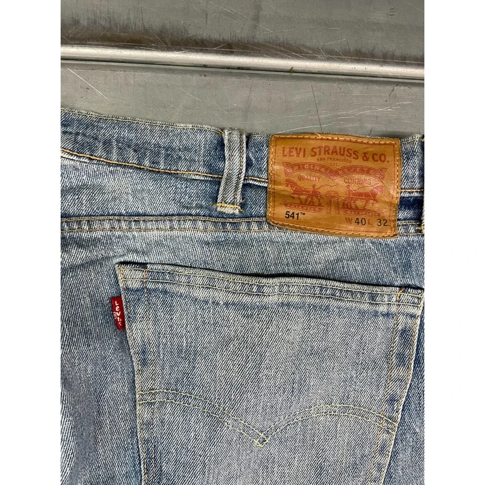 Levis 541 White Oak Denim Jeans Mens 40x32 Blue Light Medium Wash Denim Athletic